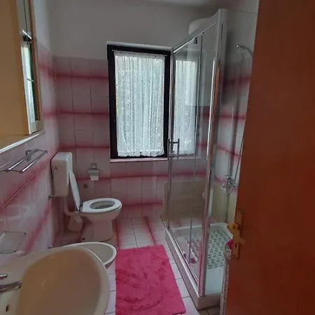Roza With Private Bathroom Country Area 6 Km From The 게스트하우스 *